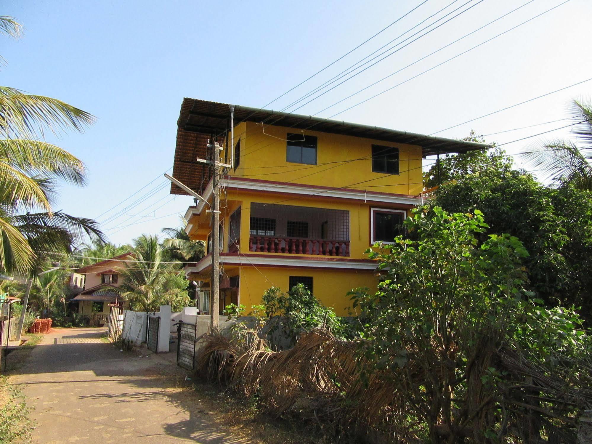 Mandrem Beach Guest House Goa Exterior photo